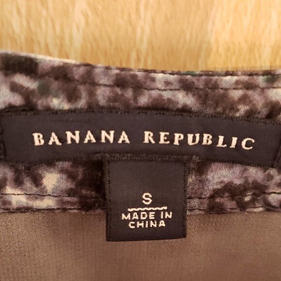 Banana Republic Womens Blue Grey Silky Sleeveless Flowy Watercolor Top Small - Picture 4 of 6